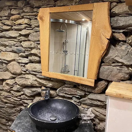 Grange Renovee, Pyrenees Ariegeoises, Haute Ariege Tatil Evi *