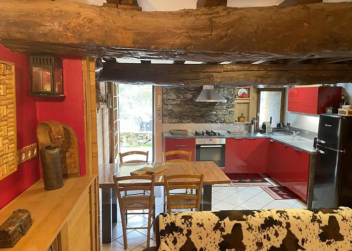 Grange Rénovée, Pyrénées Ariégeoises, Haute Ariège Hébergement de vacances *